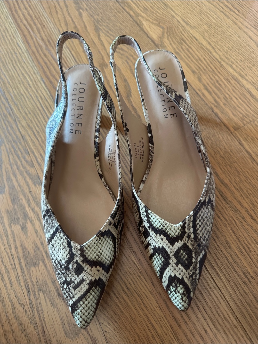 Journee Collection Snake-Print Pointed Slingback Flats in Brown and Cream Size 8 - Picture 1 of 3